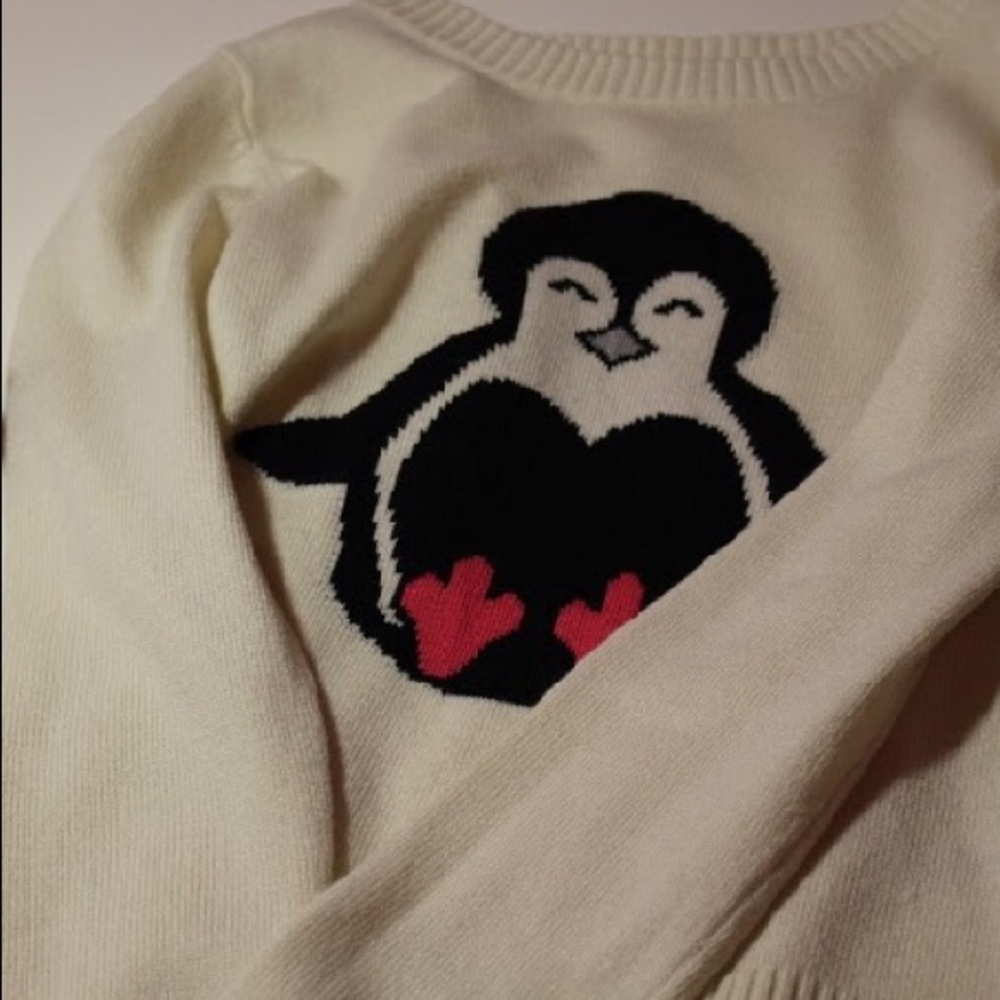 PENGUIN white cozy sweater